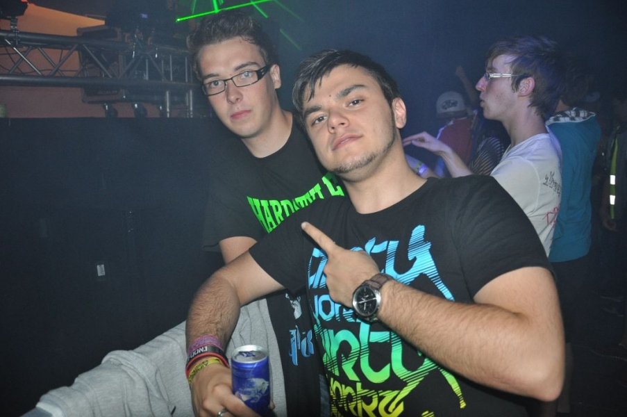 Vollbild Airbeat-One 2012 Teil 1
