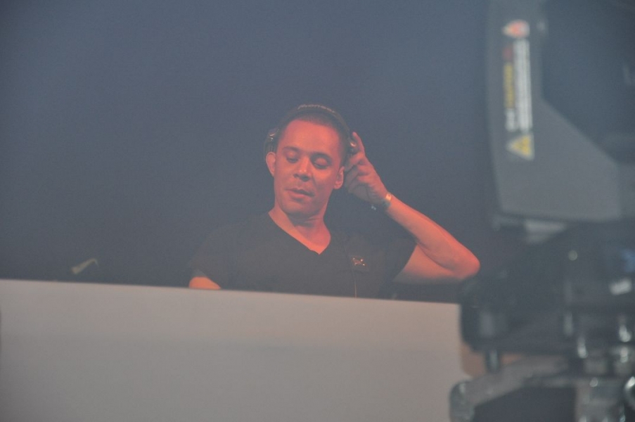 Vollbild Airbeat-One 2012 Teil 1
