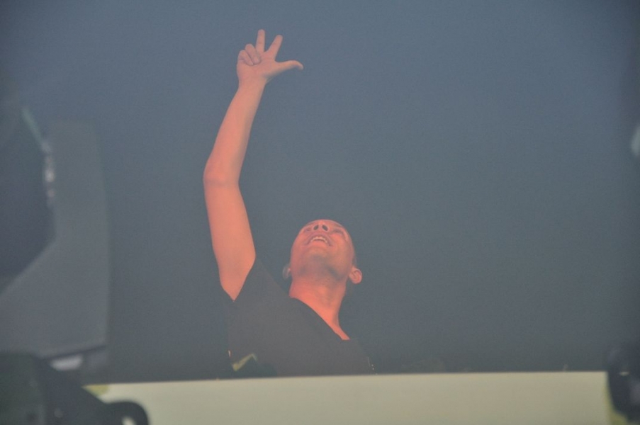 Vollbild Airbeat-One 2012 Teil 1