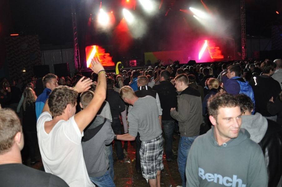 Vollbild Airbeat-One 2012 Teil 1