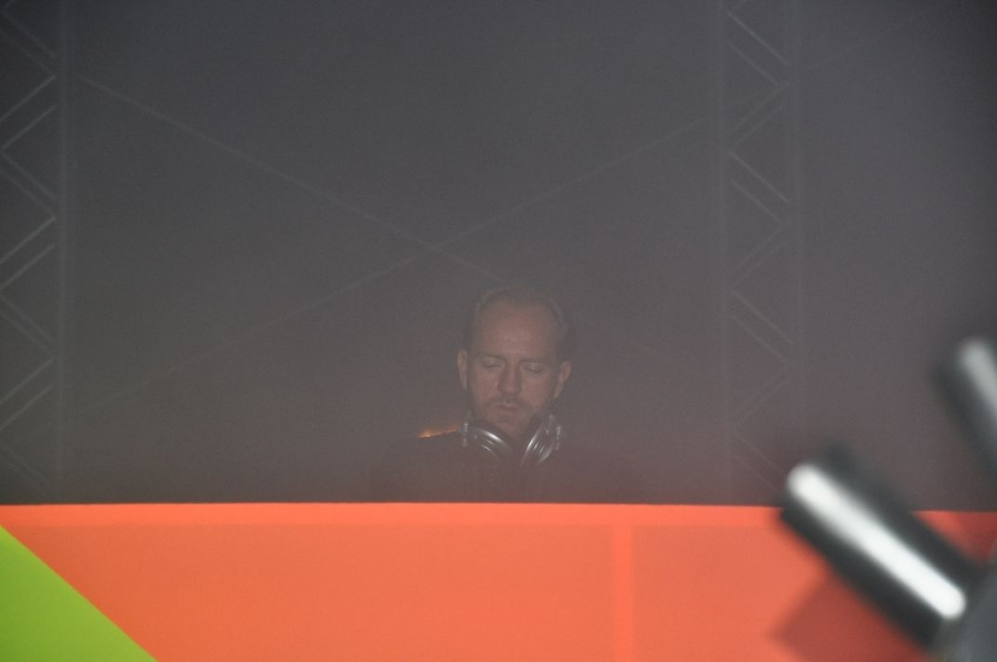 Vollbild Airbeat-One 2012 Teil 1