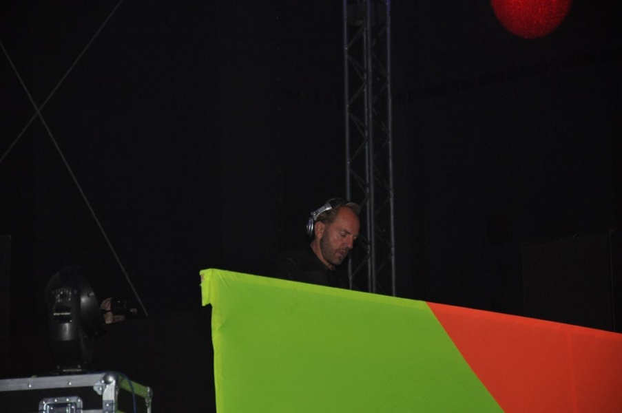 Vollbild Airbeat-One 2012 Teil 1