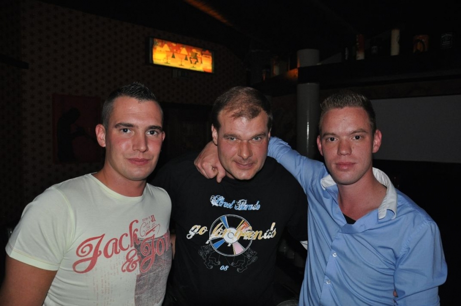 Vollbild Houseaufgaben meets Hardstyle Detonation