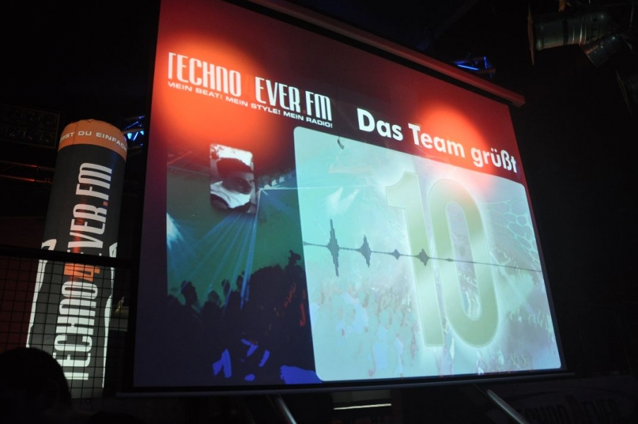 Vollbild 10 Jahre TECHNO4EVER