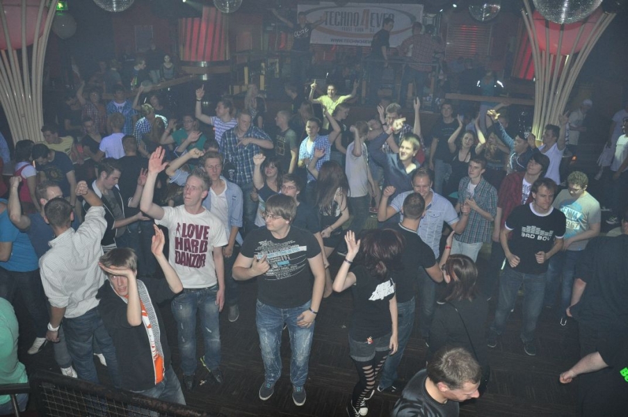 Vollbild 10 Jahre TECHNO4EVER