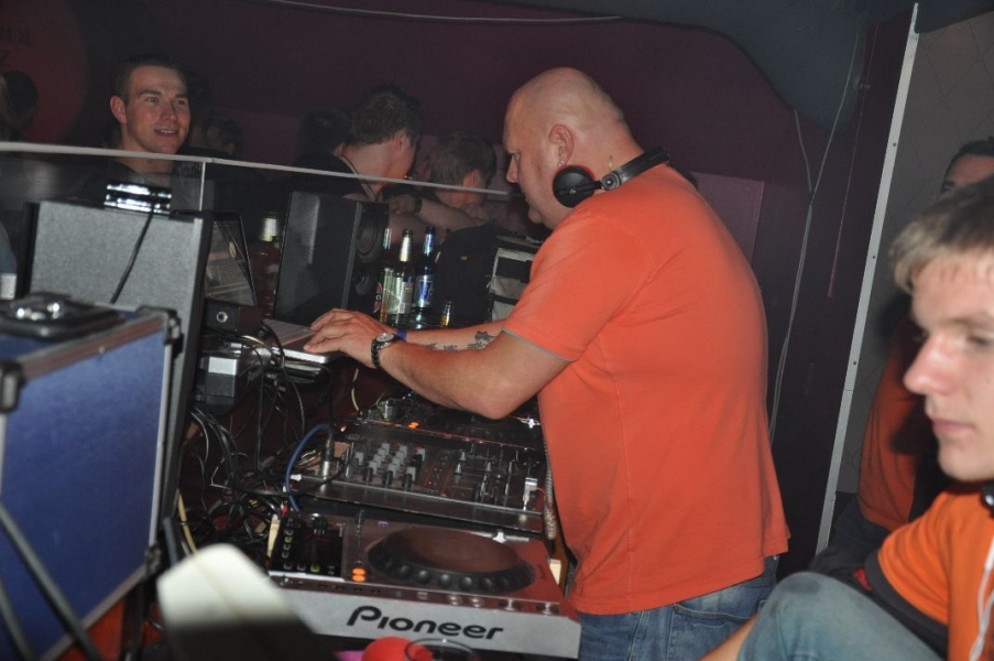 Vollbild 10 Jahre TECHNO4EVER