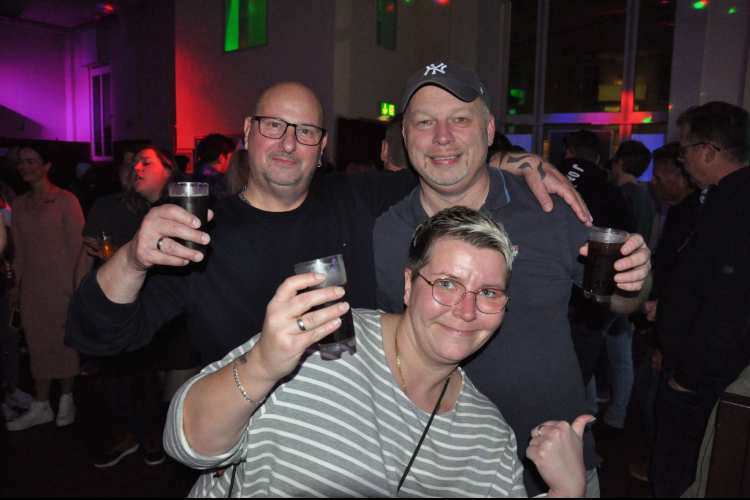 Vollbild 90er Party - I like to move it