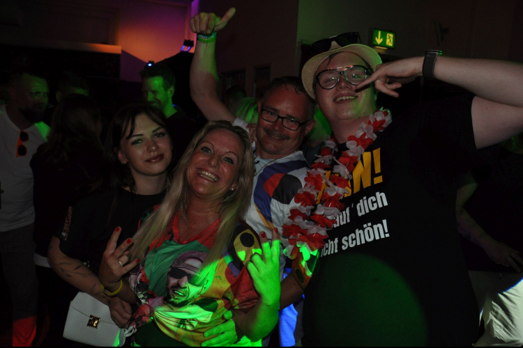 Vollbild Die große Mallorca Party