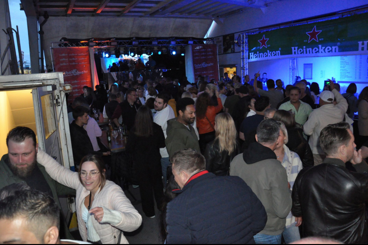 20 Jahre Schiffsparty - House