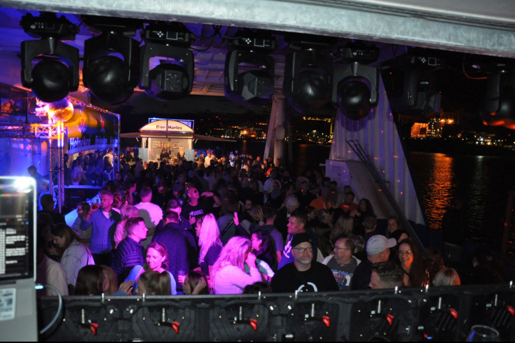 20 Jahre Schiffsparty - House