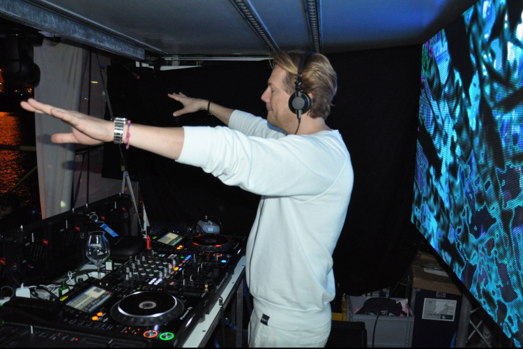 20 Jahre Schiffsparty - House