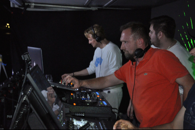 20 Jahre Schiffsparty - House
