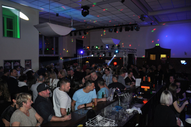 Vollbild Ü30 Party Bremerhaven (Ladys Night Special)