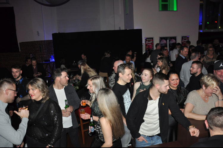 Vollbild Ü30 Party Bremerhaven (Ladys Night Special)