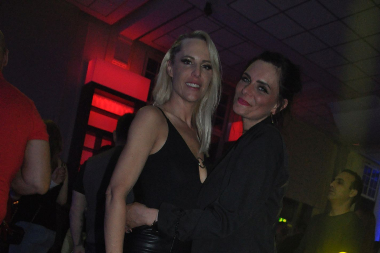 Vollbild  Ü30 Party Bremerhaven