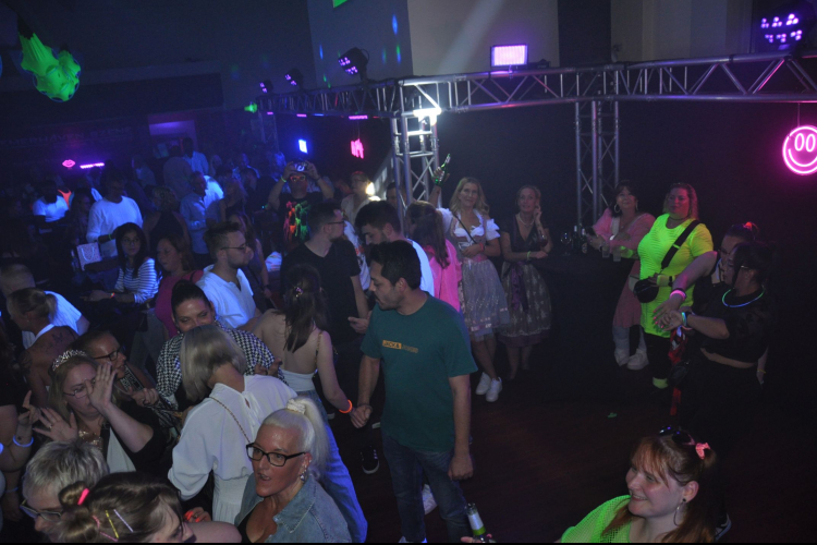 90er Party - NEON EDITION 