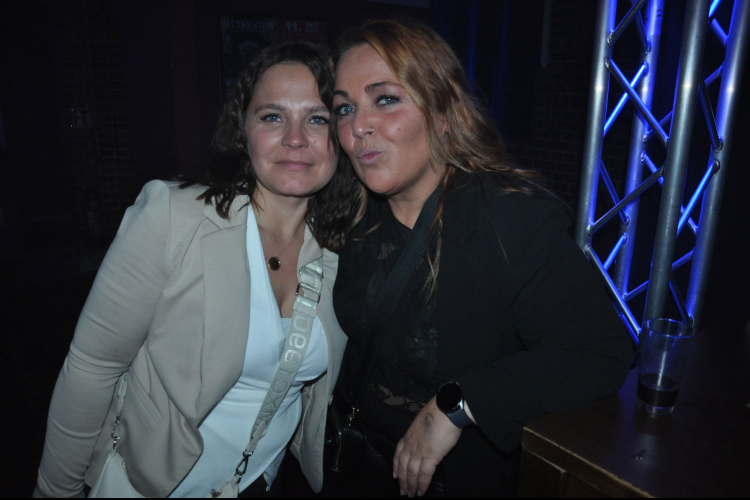 Vollbild 2000er Party