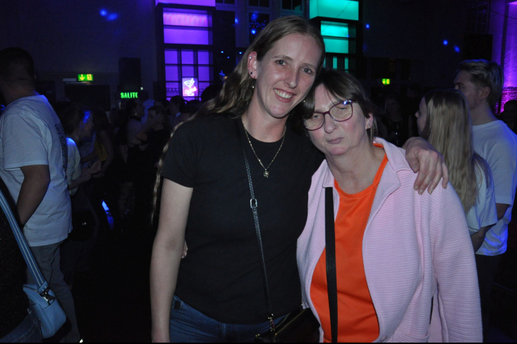 Vollbild Everybody Dance Now – Best of 90s, 2000s & 2010s