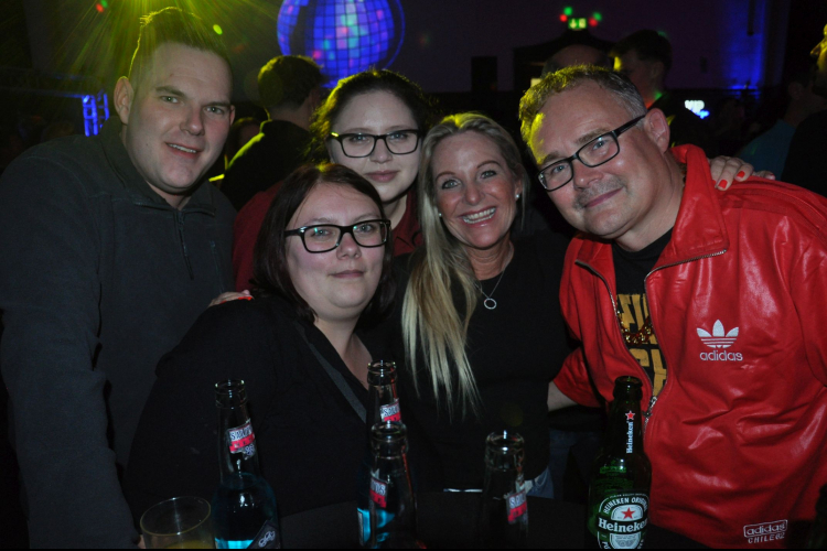 Vollbild Everybody Dance Now – Best of 90s, 2000s & 2010s