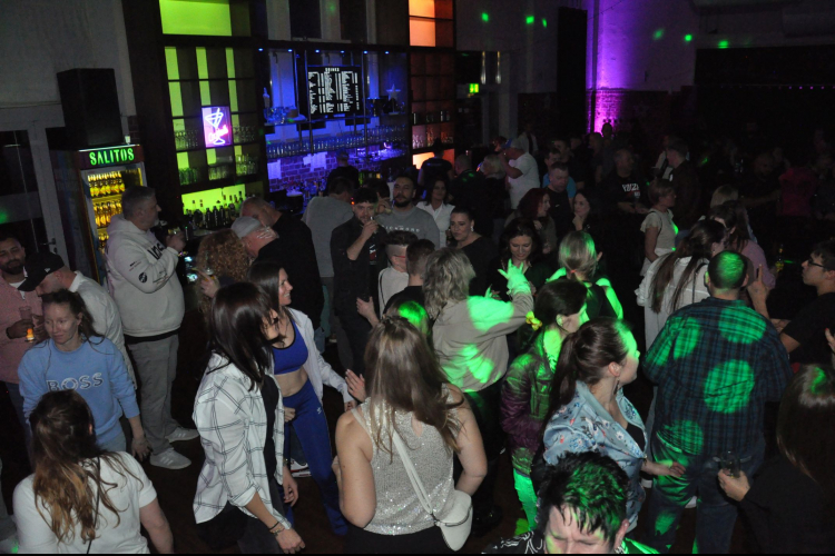 Vollbild Everybody Dance Now – Best of 90s, 2000s & 2010s