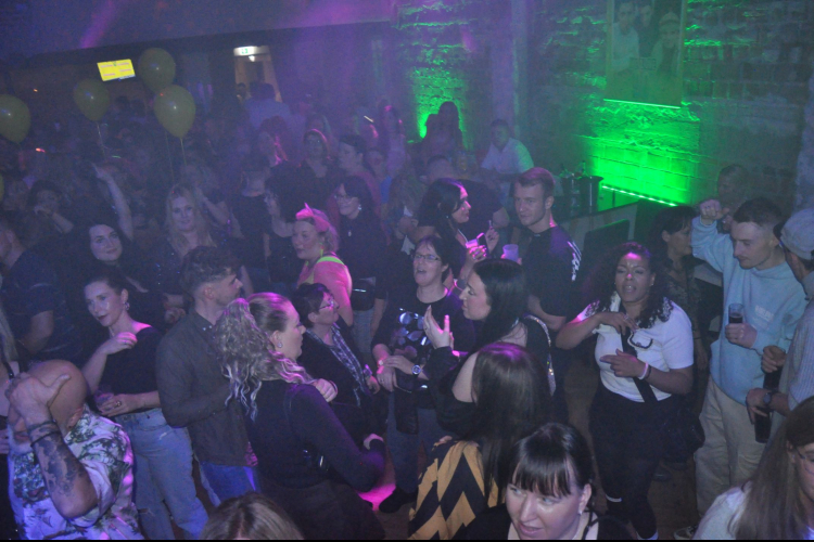 Vollbild WE LOVE 90s - Bremerhavens große 90er Party