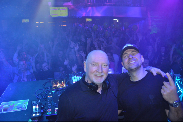 Vollbild WE LOVE 90s - Bremerhavens große 90er Party