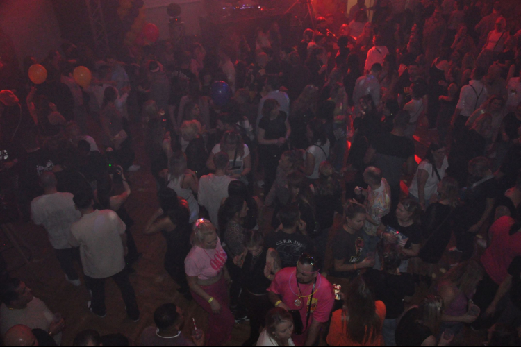 Vollbild WE LOVE 90s - Bremerhavens große 90er Party