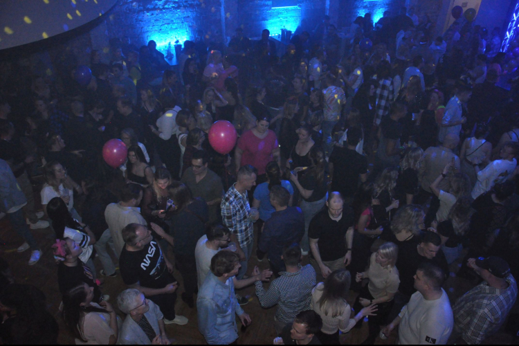 Vollbild WE LOVE 90s - Bremerhavens große 90er Party