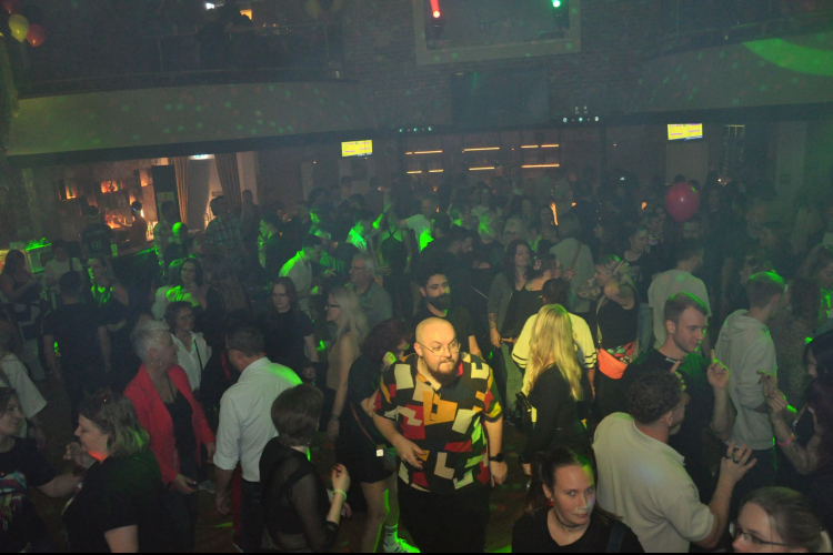 Vollbild WE LOVE 90s - Bremerhavens große 90er Party