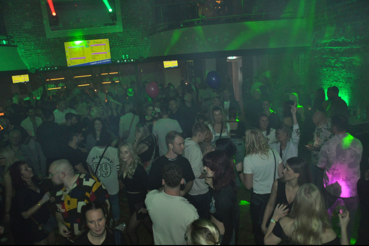 Vollbild WE LOVE 90s - Bremerhavens große 90er Party