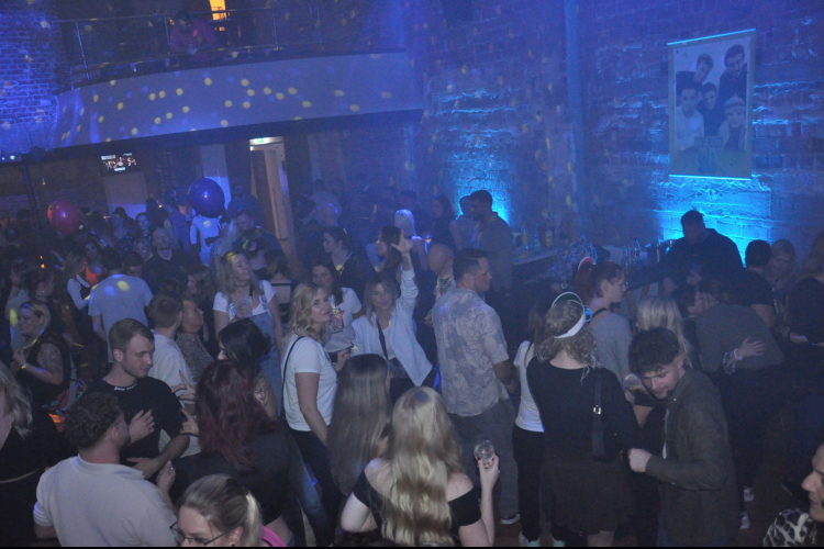 Vollbild WE LOVE 90s - Bremerhavens große 90er Party