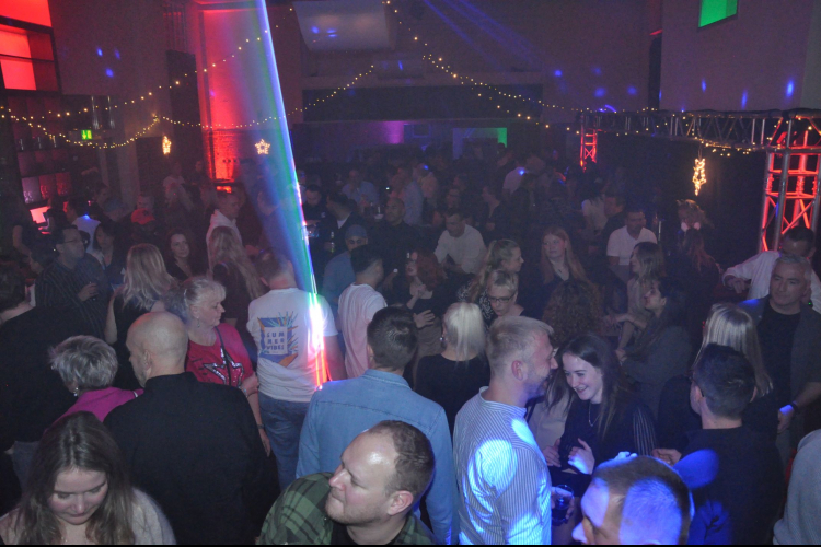 Vollbild Nikolaus Dance