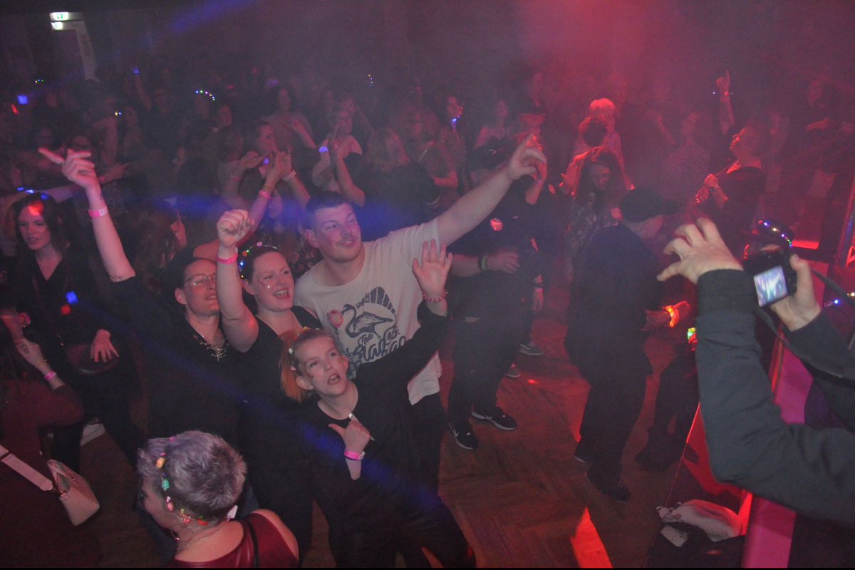 Vollbild MAMAGEHTTANZEN Bremerhaven