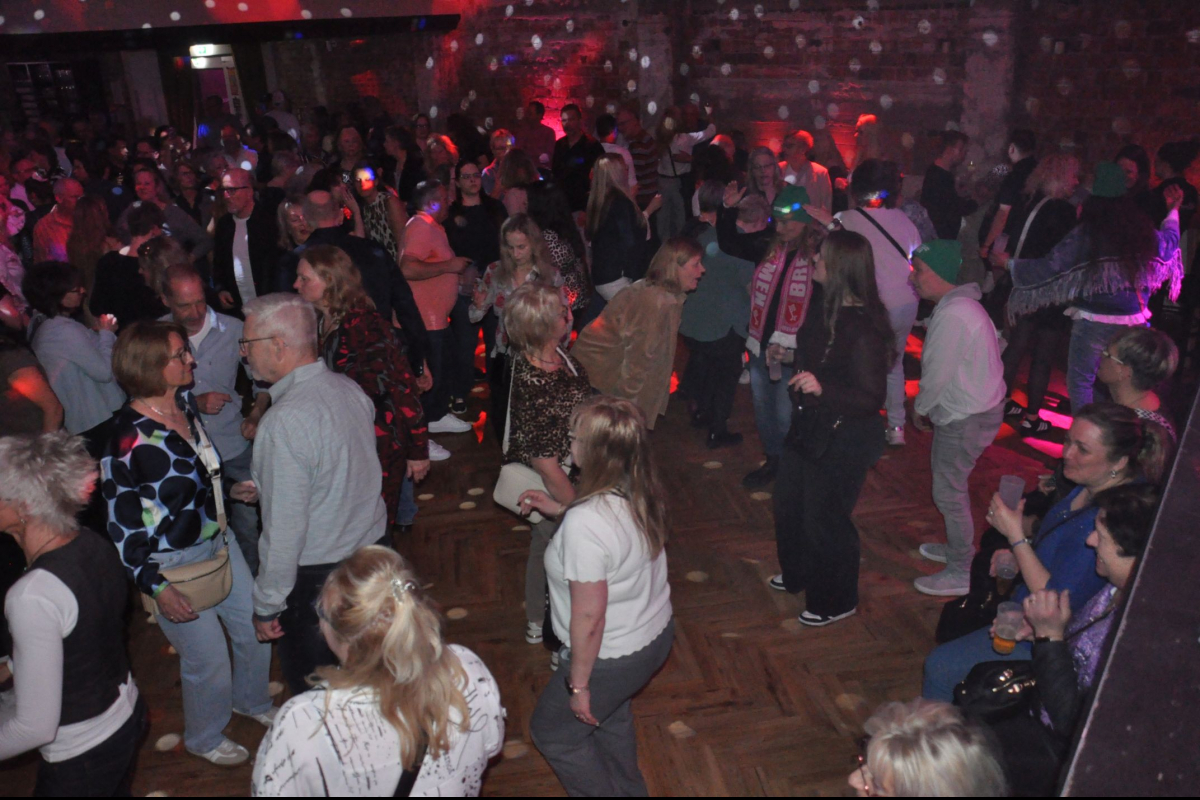 Vollbild FLASHBACK PARTY