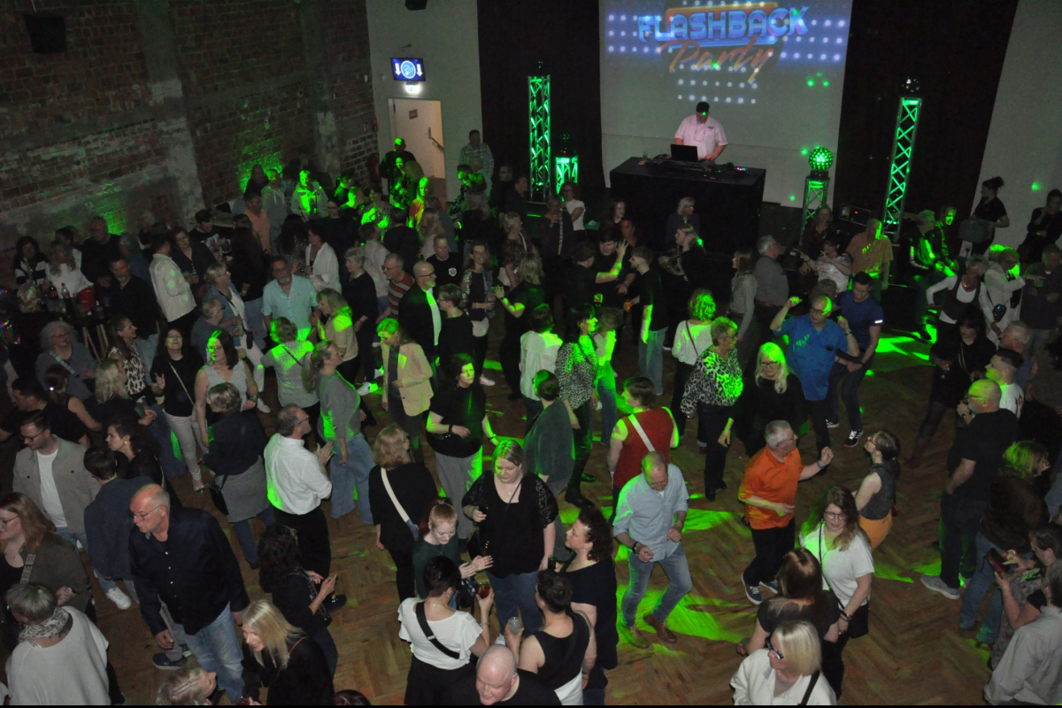 Vollbild FLASHBACK PARTY
