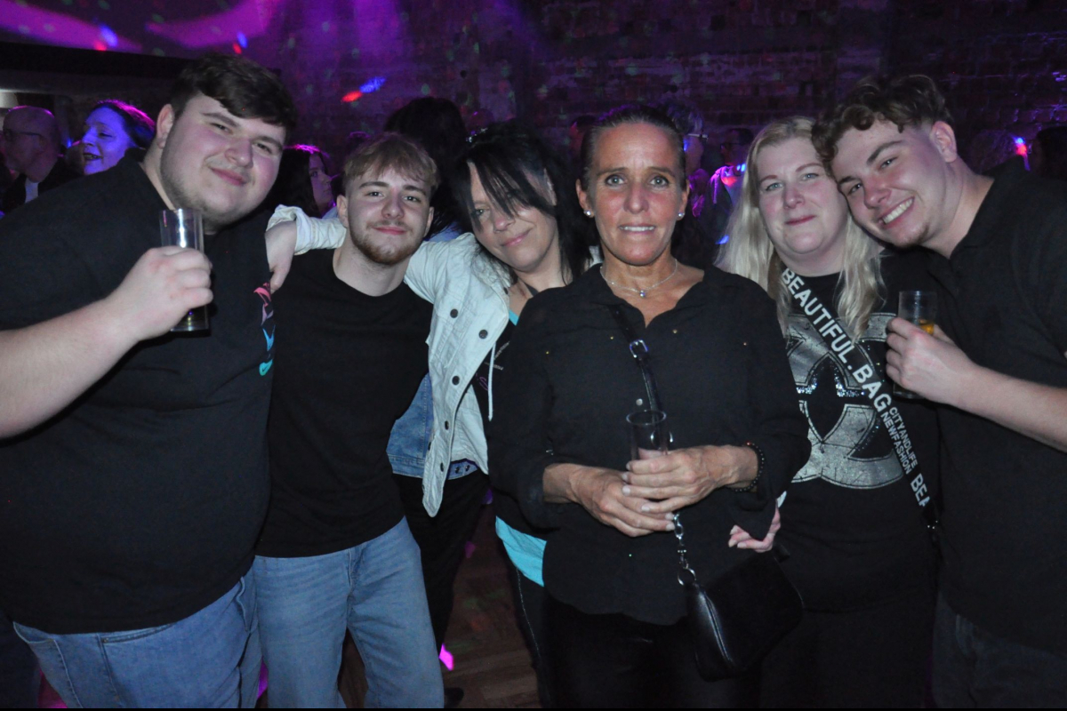 Vollbild FLASHBACK PARTY