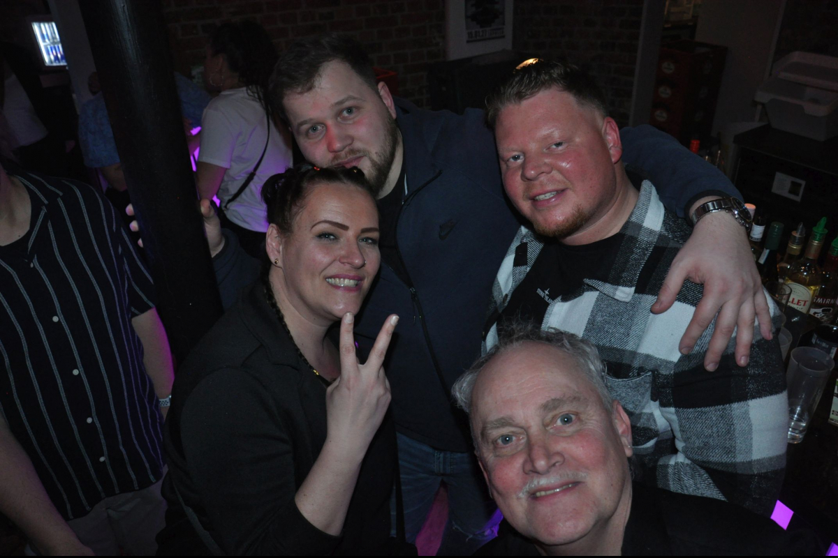 Vollbild FLASHBACK PARTY