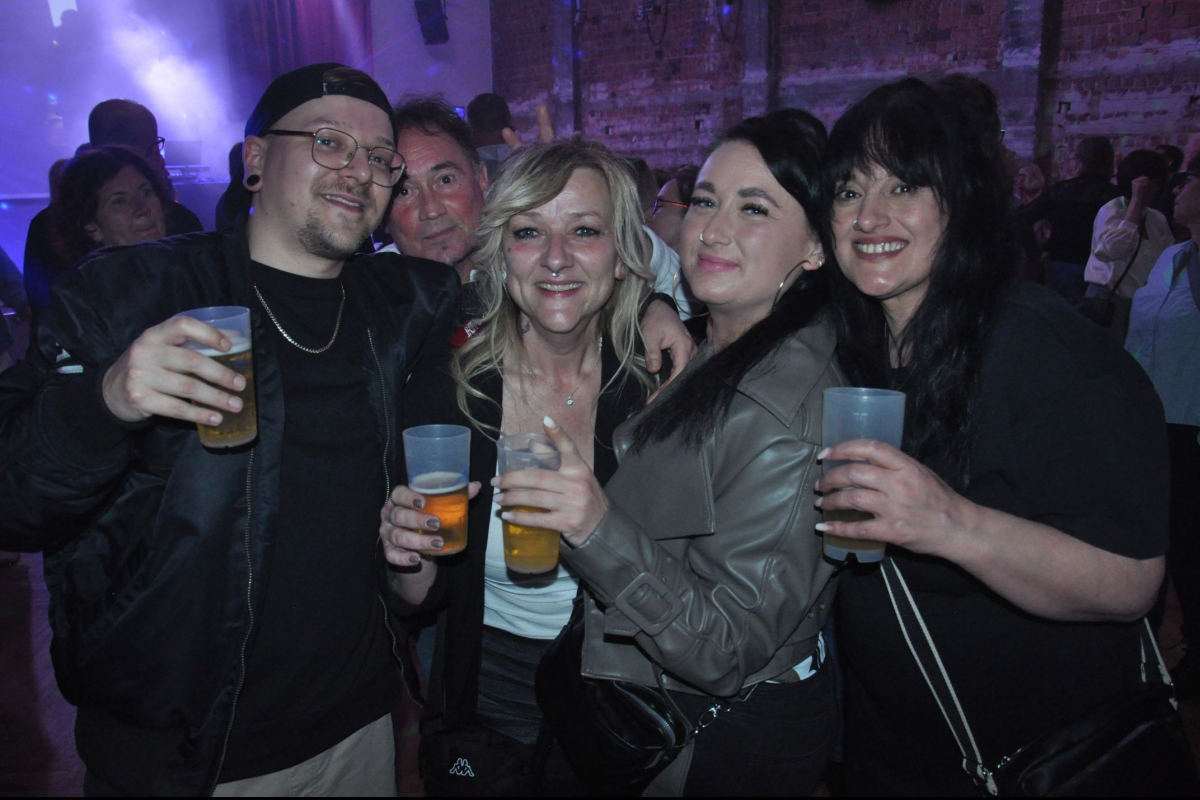 Vollbild FLASHBACK PARTY