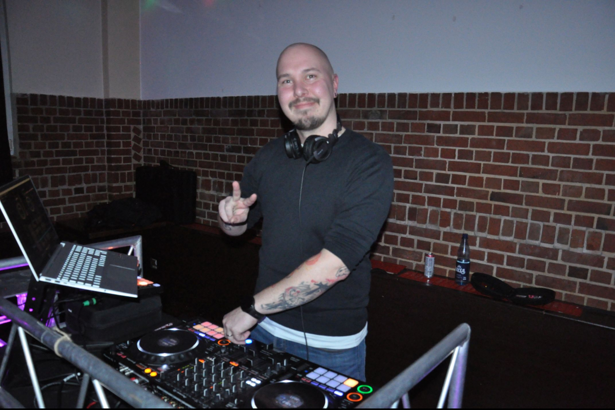 Vollbild Es war im Storms söben die Everybody Dance Now – Best of 90s, 2000s & 2010s.