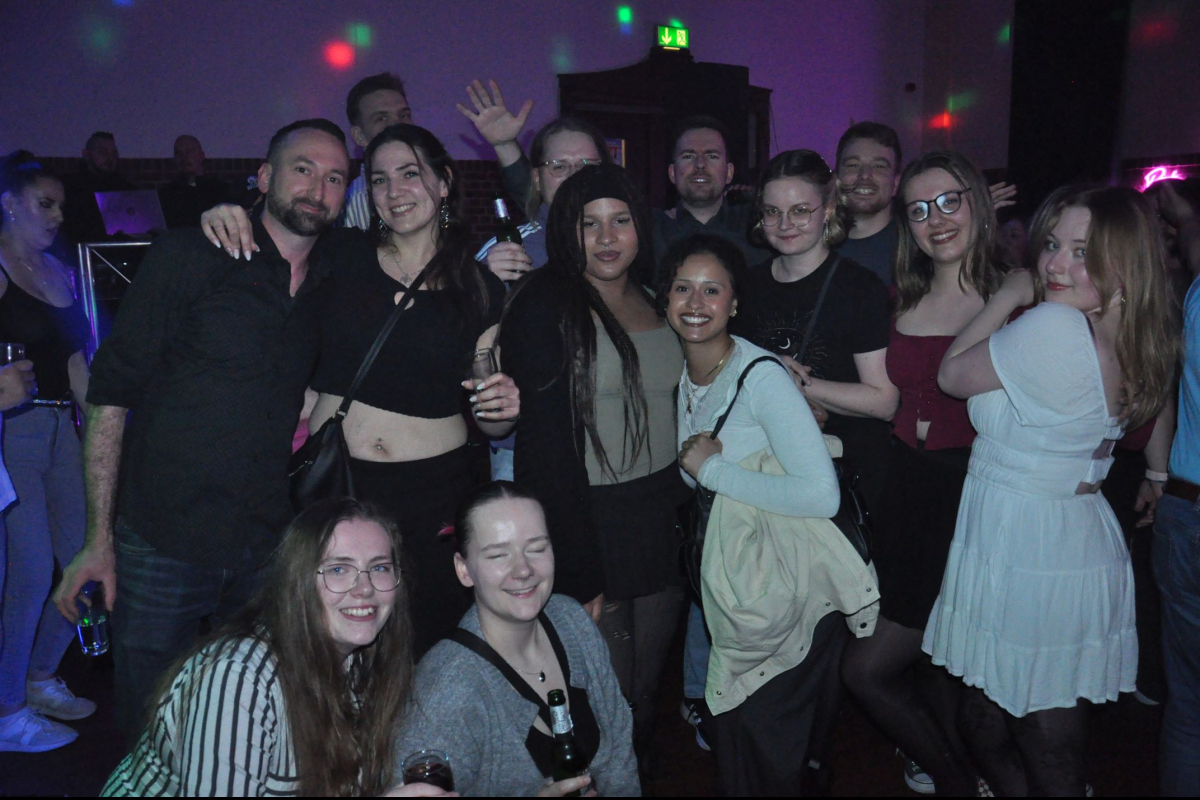 Vollbild Es war im Storms söben die Everybody Dance Now – Best of 90s, 2000s & 2010s.